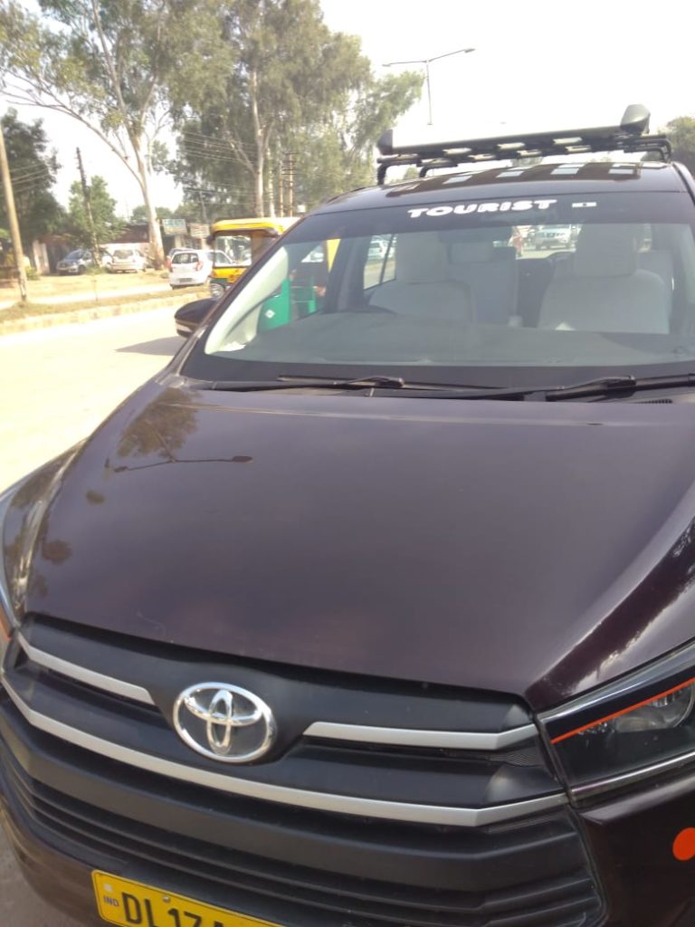 Book Crysta Innova Taxi In Delhi